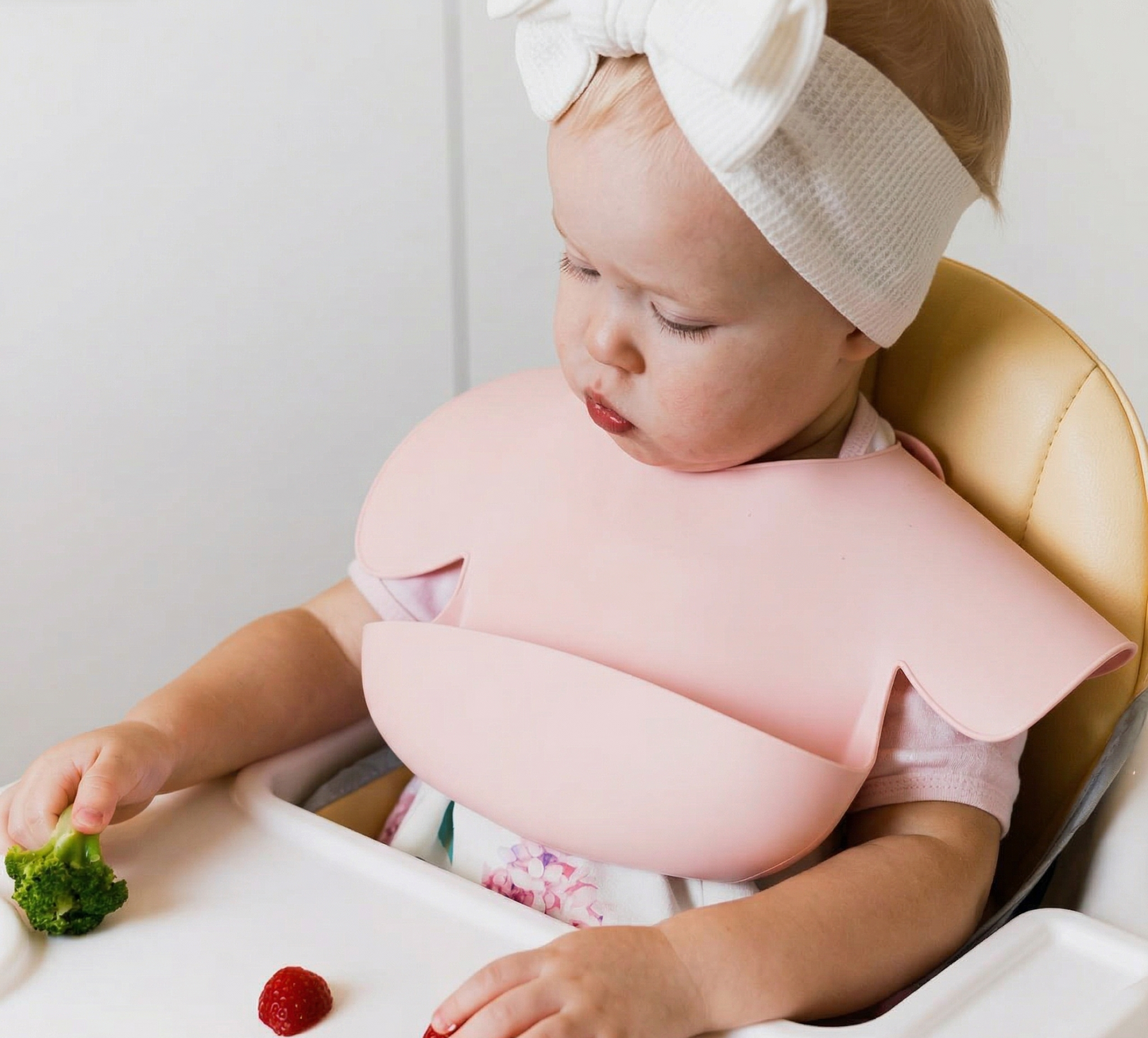 Liore Little Elephant Bib - Pink
