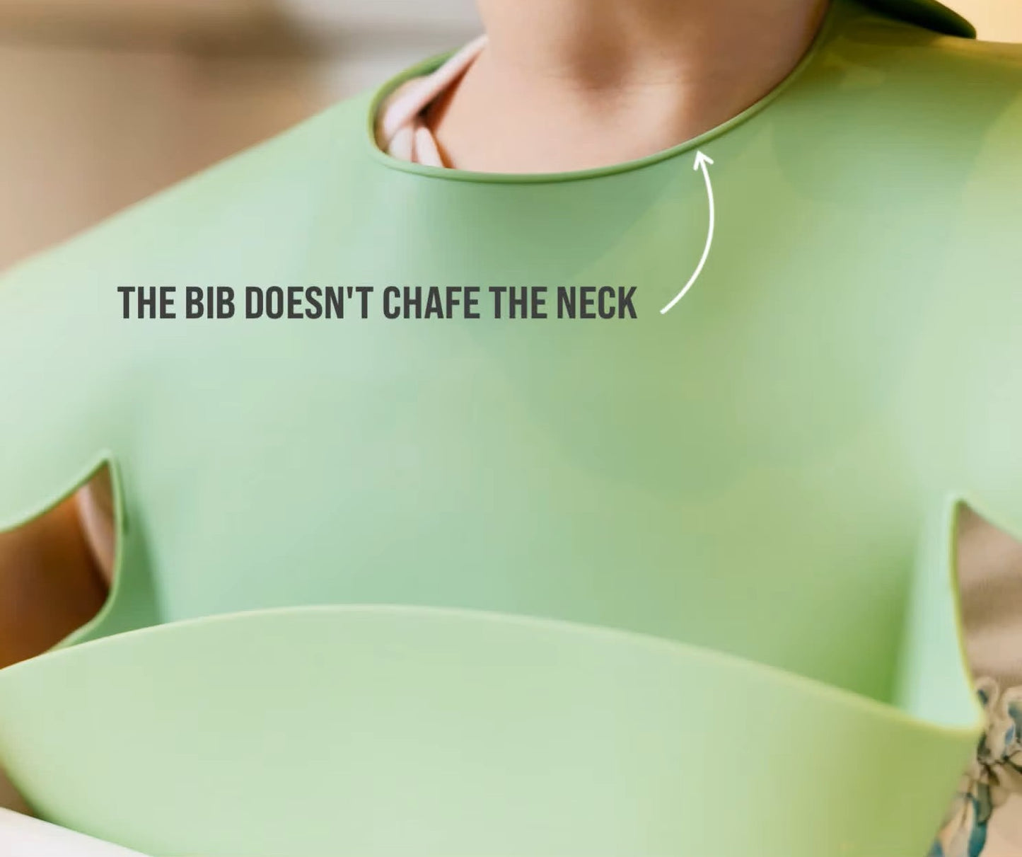 Liore Little Elephant Bib - Green